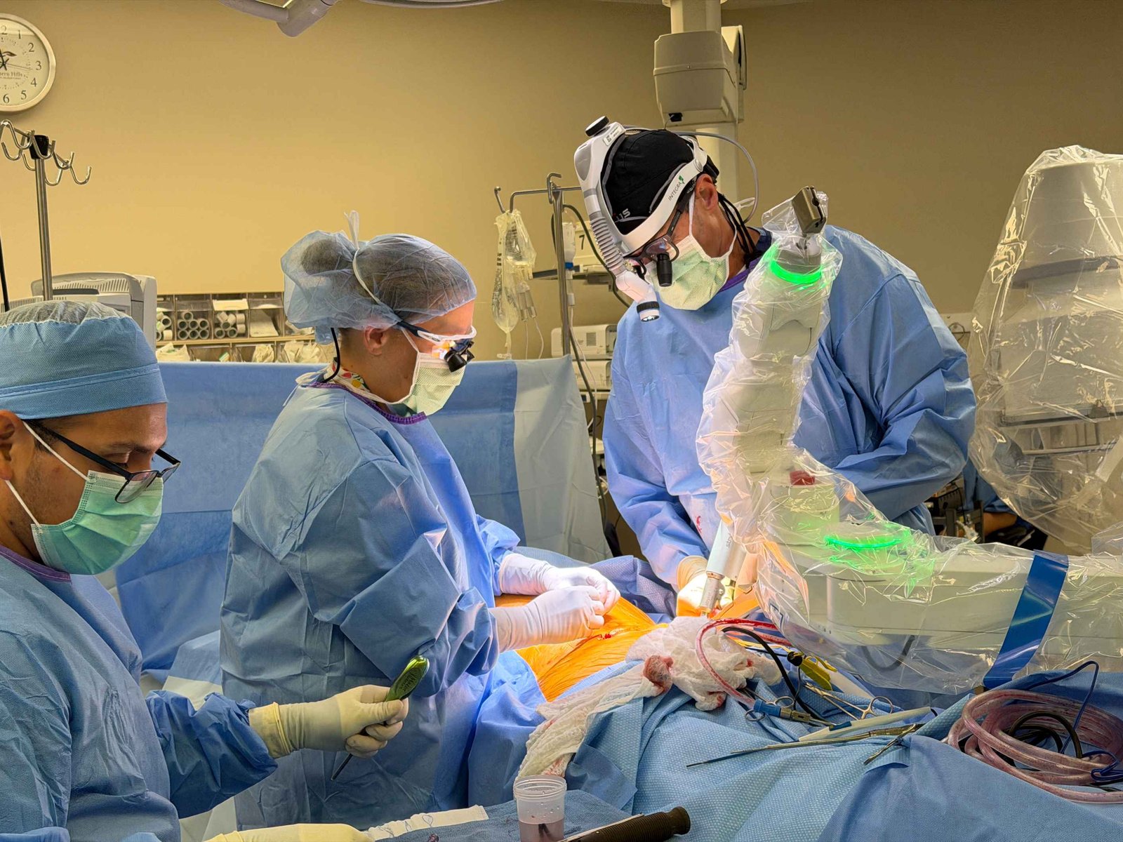 Dr. Kornelis Poelstra Completes 2,000th Robotic-Assisted Spine Procedure in Las Vegas