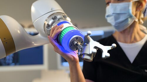 Enovis to Acquire eCential Robotics, Strengthening Its Surgical Robotics Portfolio